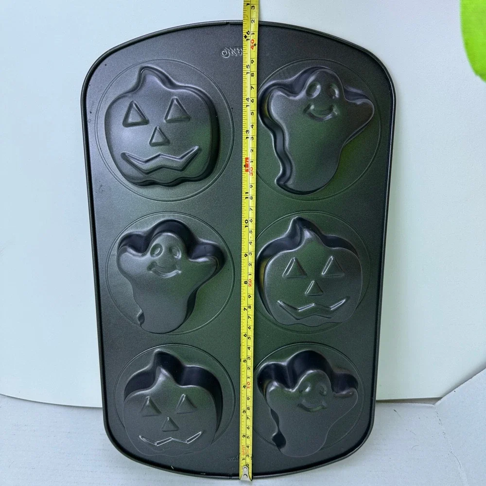 Wilton Mini Cake Tin Halloween 6 Cakes Ghost & Jack-O-Lantern